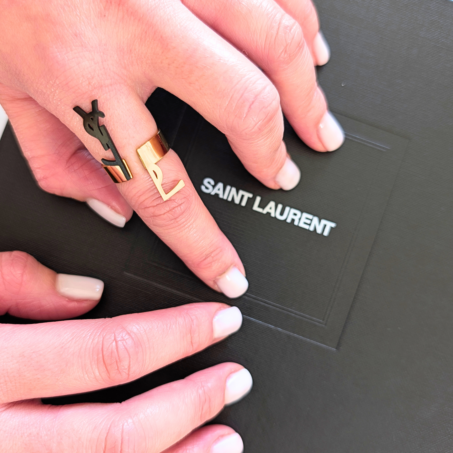 Zyraelle Gouden Met Zwarte Ring - Gouden Afwerking