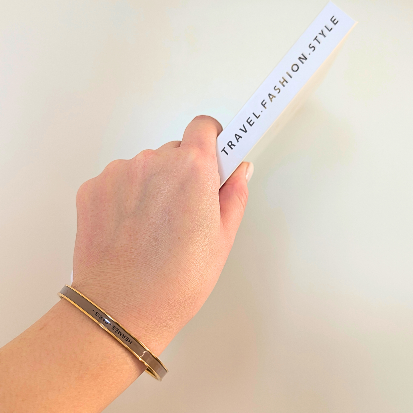 Evadine Donkerbruine Polsband - Gouden Afwerking